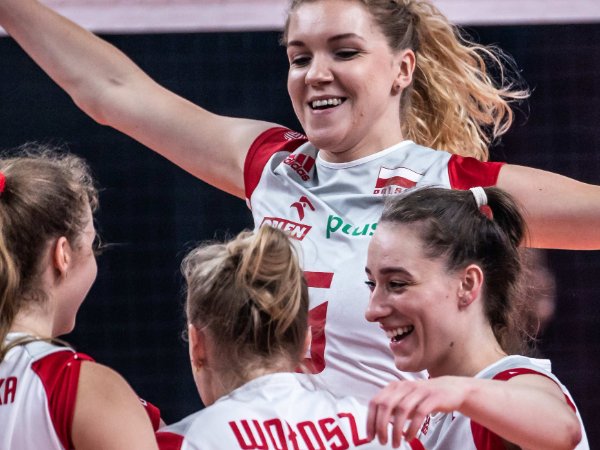 女排对波兰直播时间