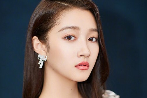 关晓彤的亲姐姐是谁