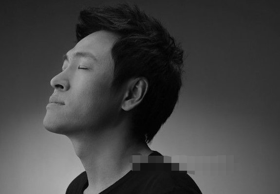 有一首歌，歌词唱的有七个世纪的是什么歌啊