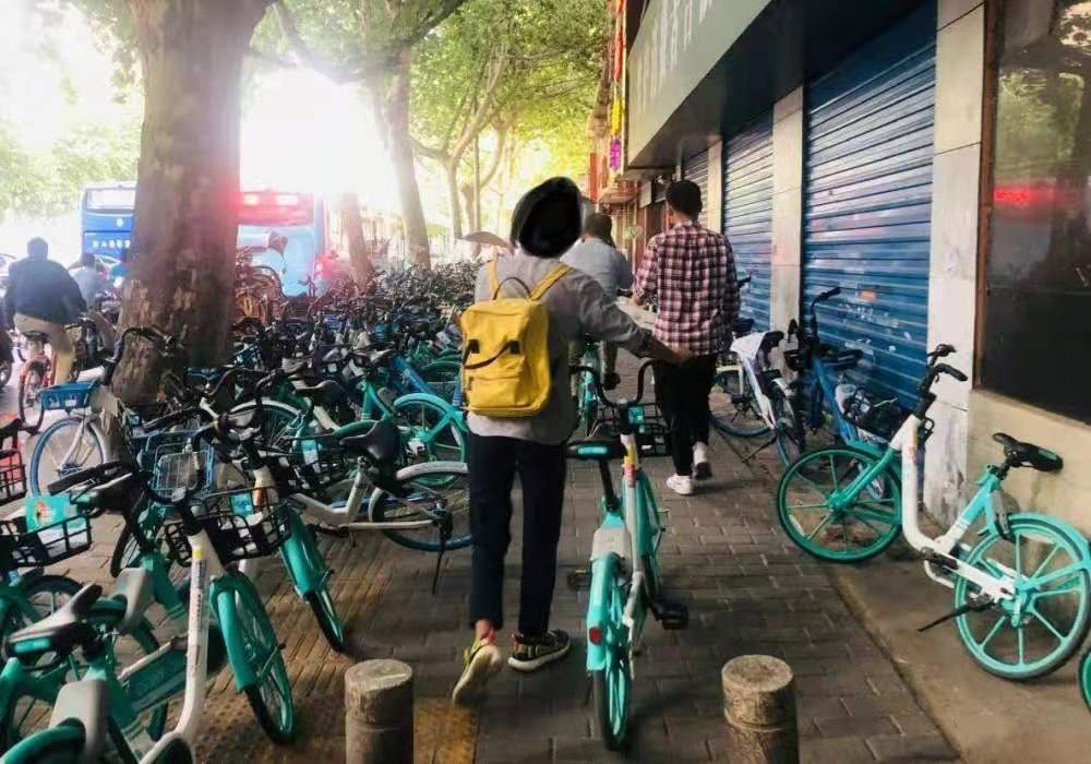 大量北京市民今早骑行上班，绿色出行对生态环境有哪些积极影响？