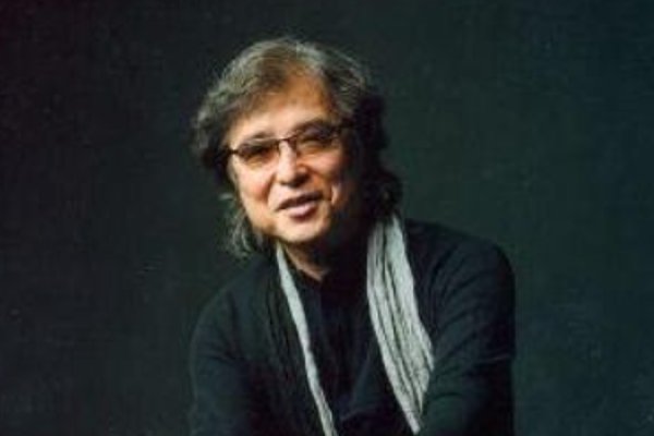 日本推理文坛中被称为新本格派小说的开山鼻祖的作家是