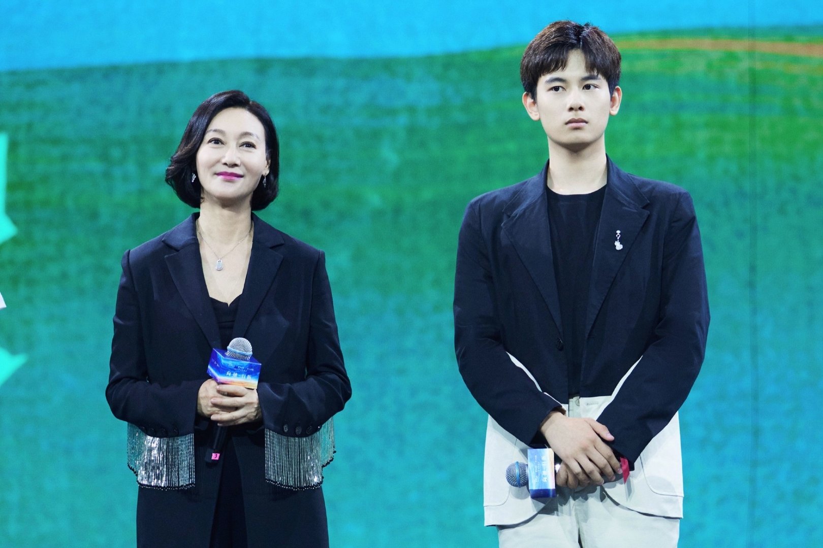 胡先煦第一次见惠英红不小心给跪下了，他究竟为何这么做？