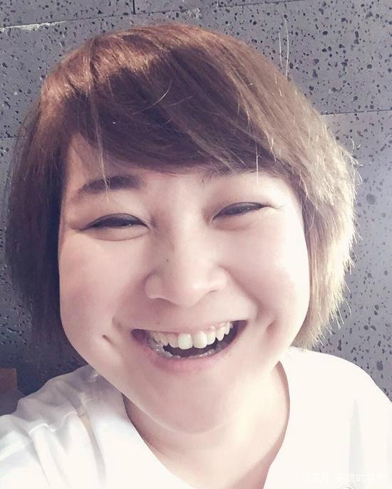 爱笑的女孩贾玲，成名的心酸，只有努力才能得到掌声 ，她的经历是怎么样？