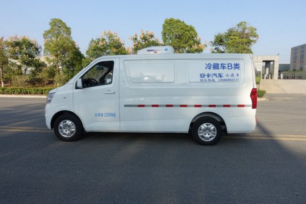 一台冷藏车多少钱？