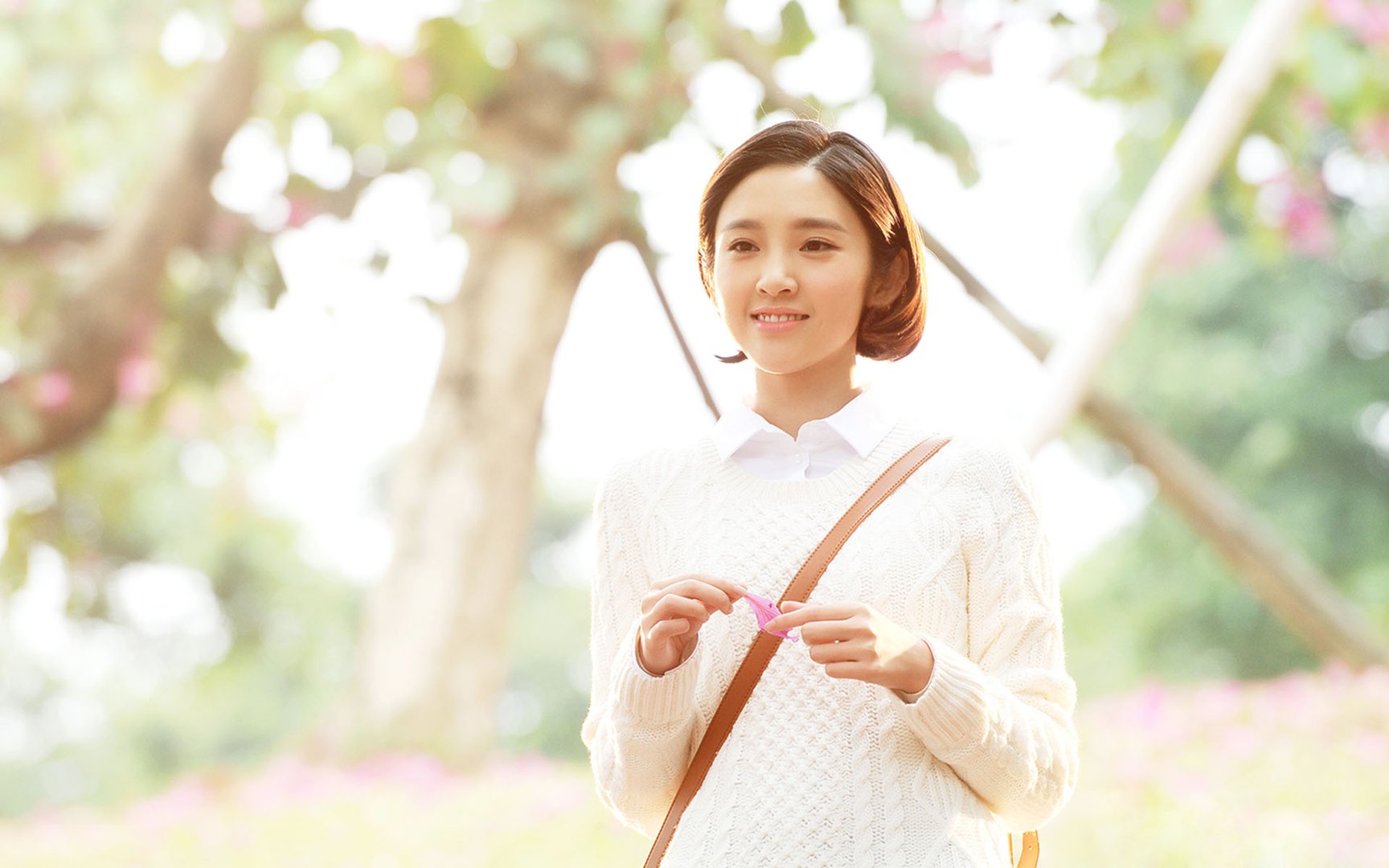 电视剧《因为爱情有幸福》中秦飞唱的歌是什么？