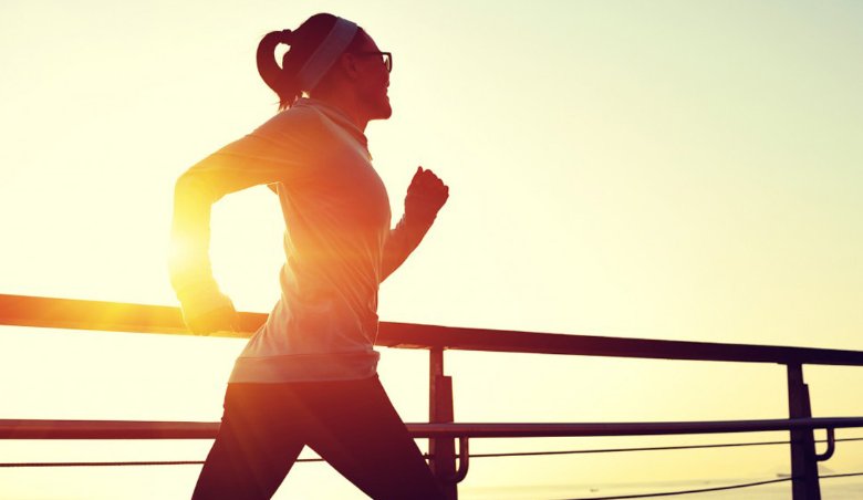 专家建议跑步超1小时要喝电解质饮料！高温高湿天气如何运动？