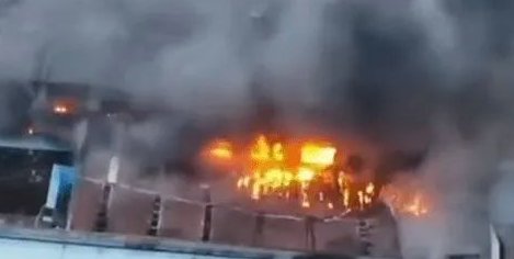 浙江一海绵公司车间突发火灾，老板娘等6人遇难，事故发生的原因是什么？