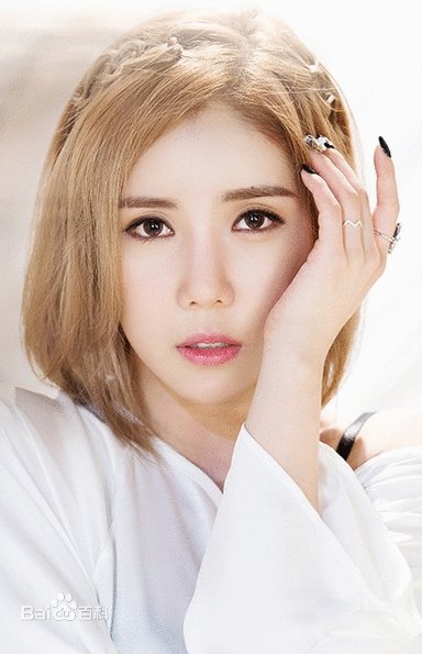 这是哪个组合，这首MV叫什么名字，这个组合的图片和个人资料