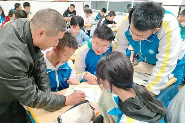 国与家撞了个满怀,下一句