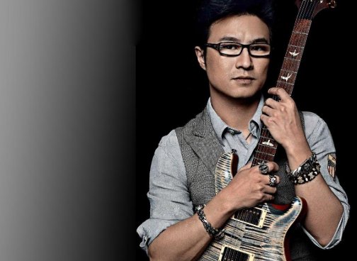 有句歌词(当我走到这里的每一条街道)这首歌的名字是什么? 歌词