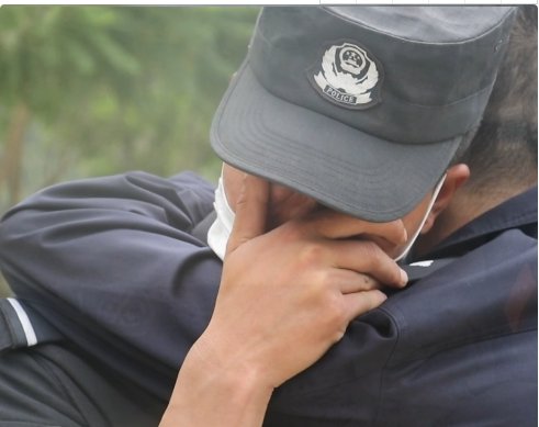 泸定地震头七祭:愿逝者安息,生者坚强!此次地震中你见到了哪些温情事件?