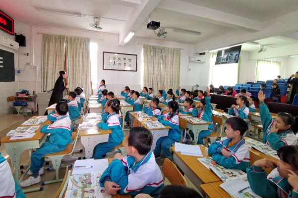 临城县教育局电话