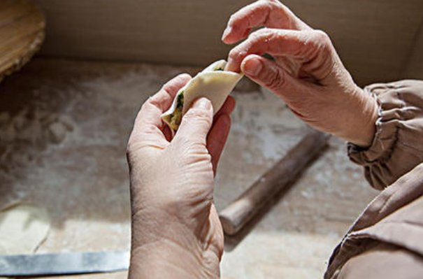 年夜饭露一手！炊事班长教学饺子的9种包法，最简单的是哪一种？
