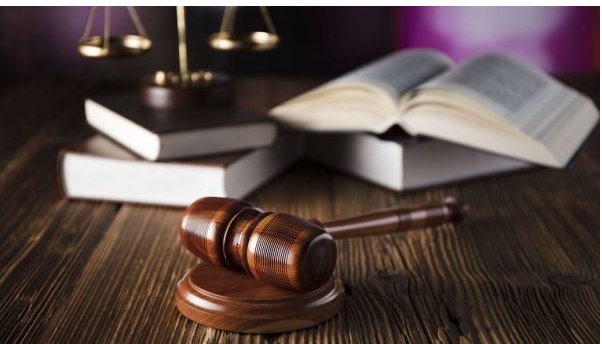 参加国家司法考试的分数线是多少？