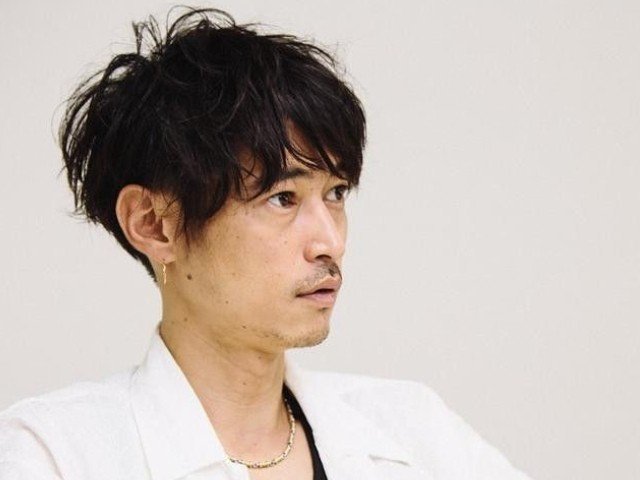 屋顶的散步者主演是谁