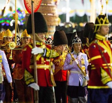 泰国国王凌晨秘密入院治疗,到底是怎么回事?