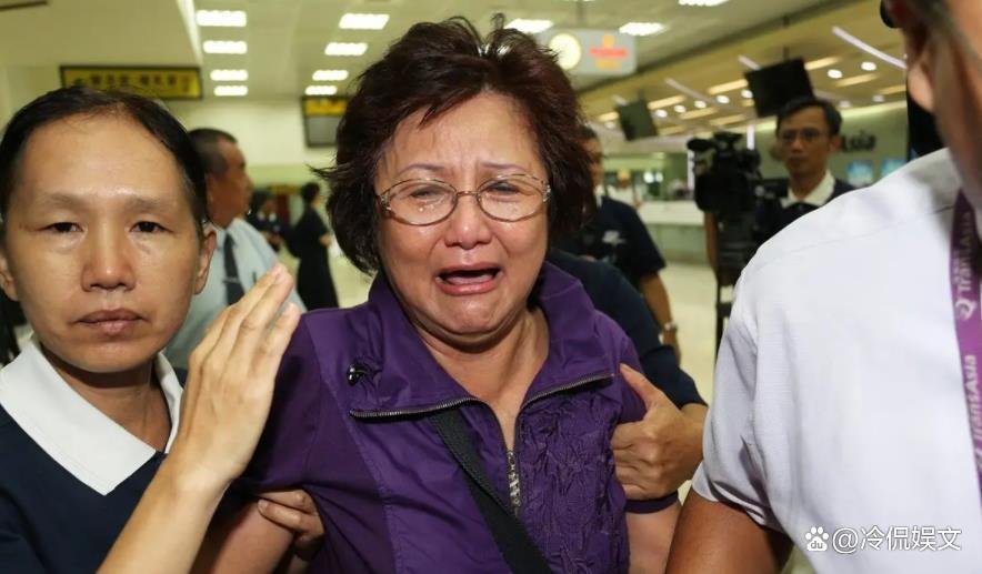 东航一客机失事，人一直都在飞机里，为何空难后却很难找到遇难者的遗体呢？