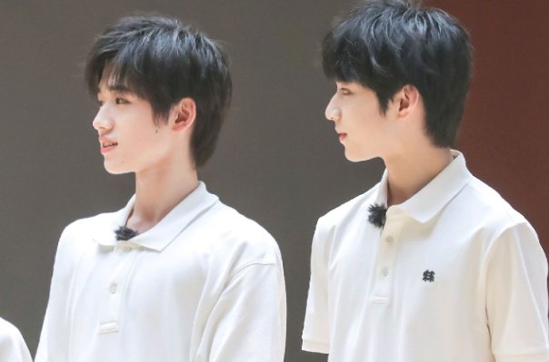 宋亚轩和刘耀文合唱《康定情歌》，你觉得他们两人唱的怎么样？