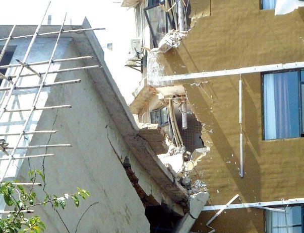 长沙楼房倒塌：亲历女生回忆逃生，她在当时究竟经历了什么？