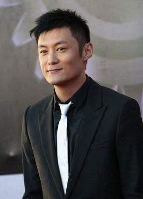 余文乐突然急删什么照片？