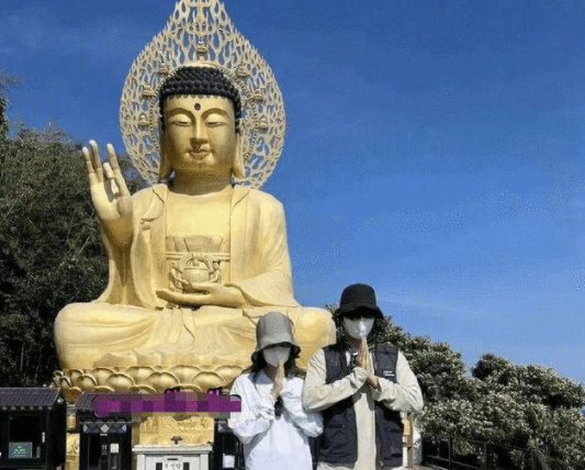 金泰亨出席JENNIE派对，这二人到底是什么关系？