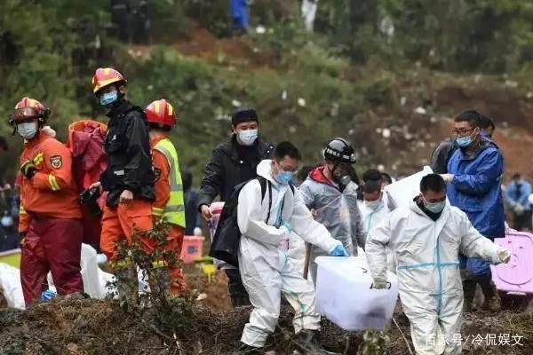 东航一客机失事，人一直都在飞机里，为何空难后却很难找到遇难者的遗体呢？