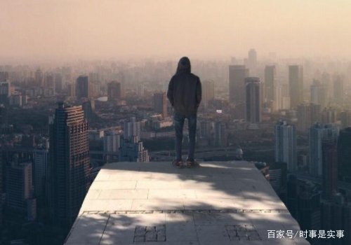 江苏警方通报两名男子坠楼身亡事件，警方初步调查后有何发现？