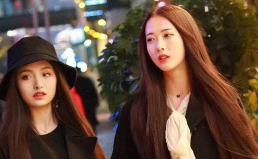 抖音上的小甜甜是谁？