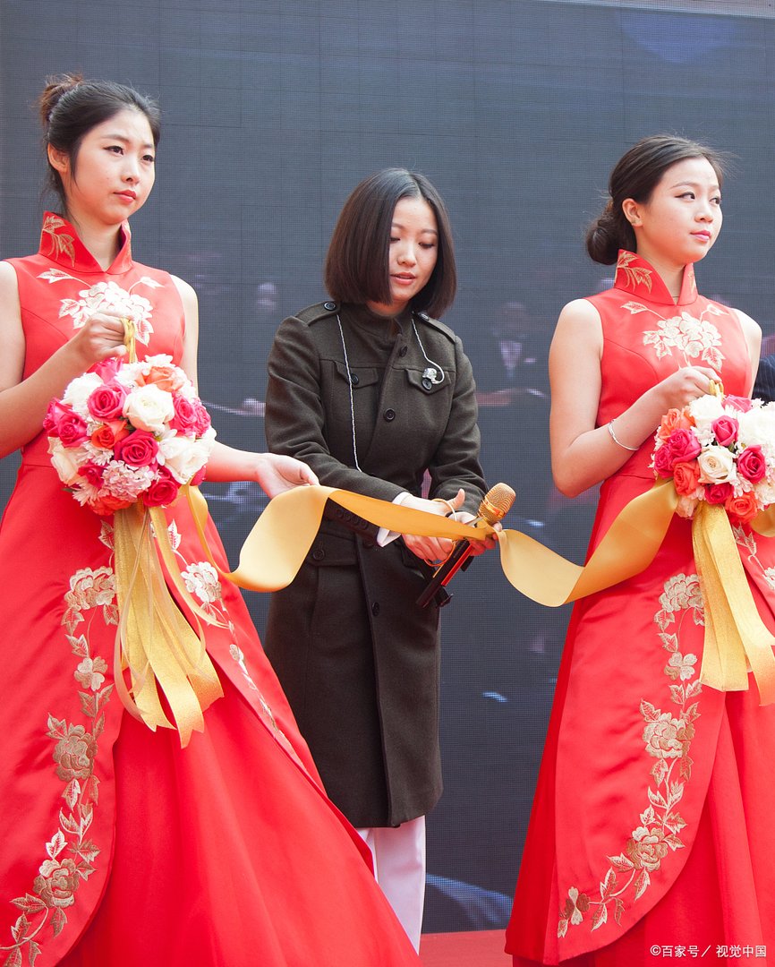 姚贝娜为什么甩开那英的手离开？