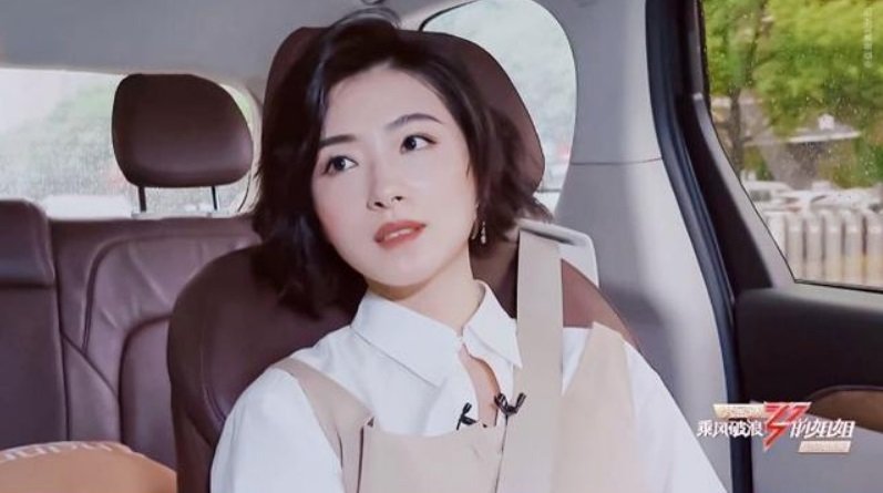 人美心善，万茜是如何践行“女人是可以帮女人”这句话的？