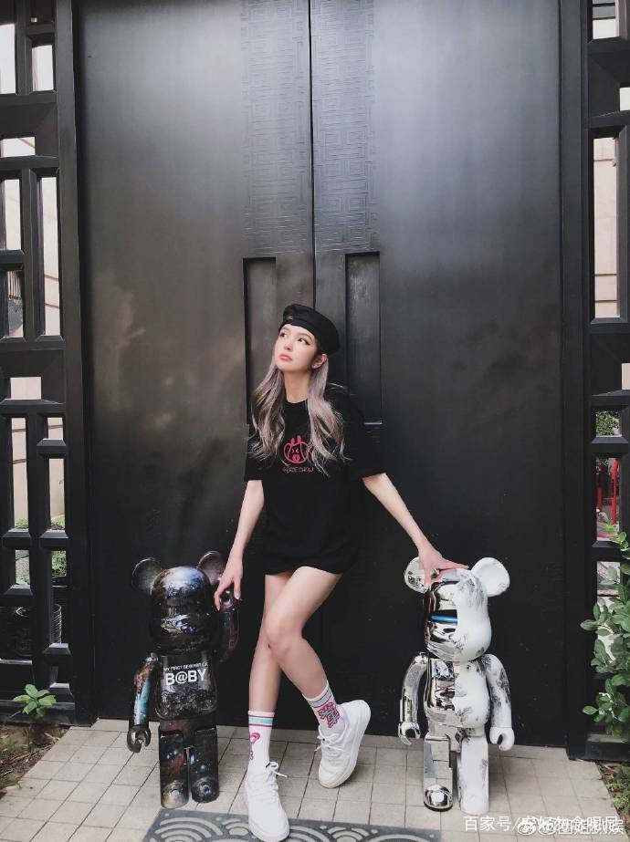 与罗志祥分手一年后，周扬青承认恋情！果然，她还是放不下，你怎么看？
