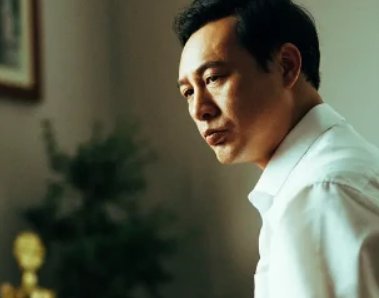 易烊千玺主演的《世间有她》被爆撤档，被撤档原因会有哪些？