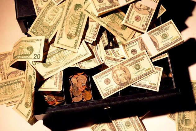 英语翻译：钱不是万能的，但没有钱是万万不能的