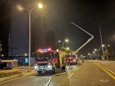 南京一小区保安拦停出警消防车被处罚，案件的始末有何详情？