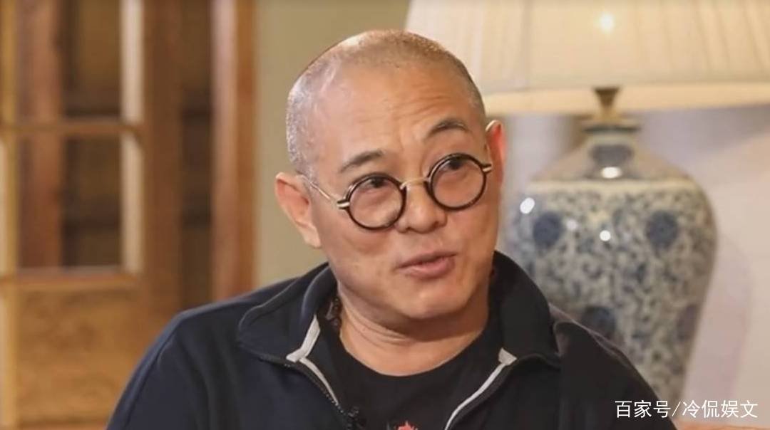 《战狼2》爆红后，李连杰警告吴京：从此夹着尾巴做人，发生了什么事情呢？