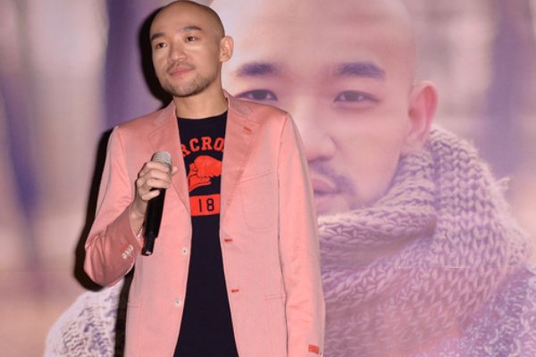 我们深情拥抱我们一起到老什么歌