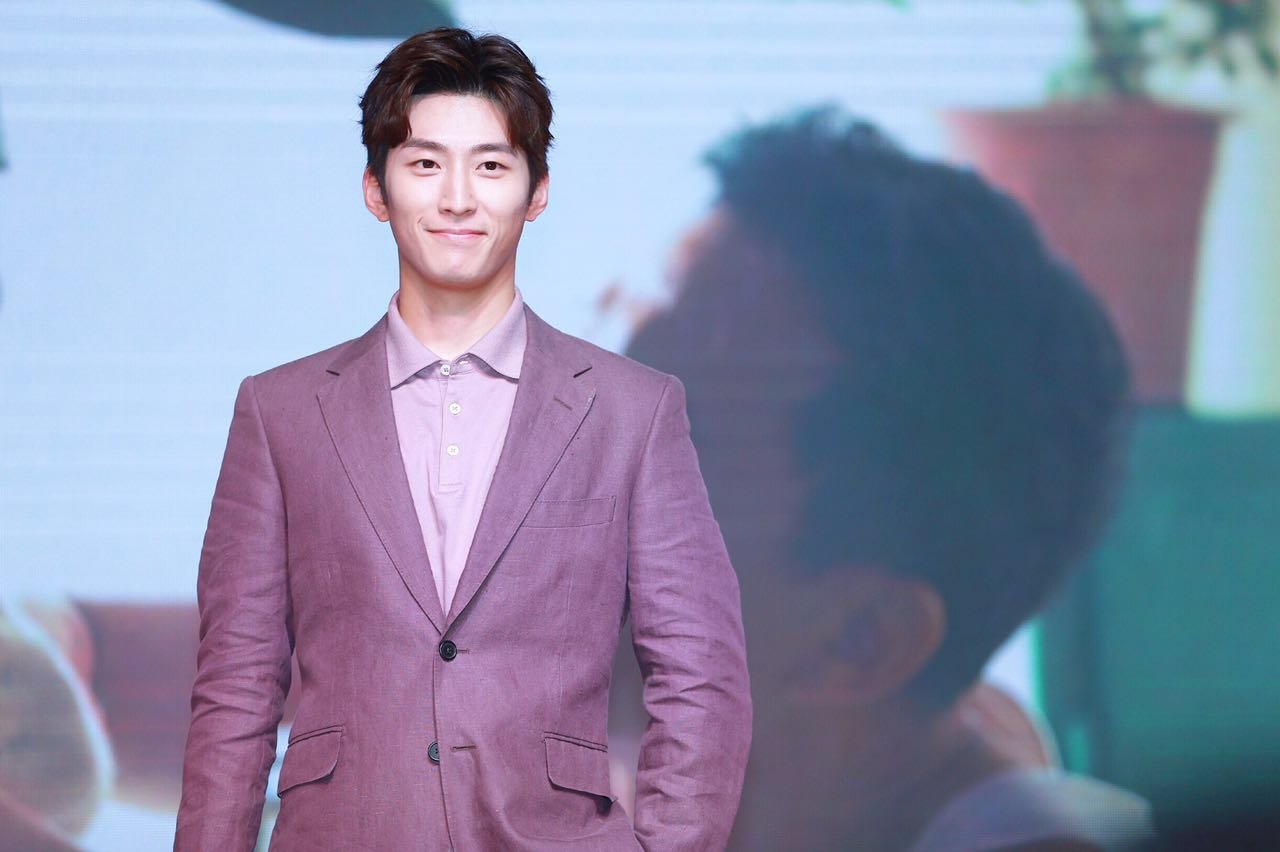 窦骁烫伤冷处理十分淡定,烫伤后第一时间该做些什么?