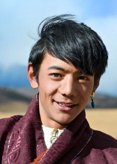 丁真所在博物馆游客不断，游客们来旅游都是奔着什么来的？