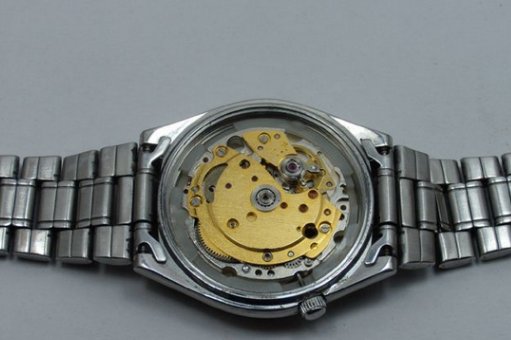 西铁城手表是国产的吗？