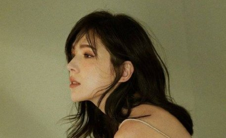 许玮甯与邱泽结婚8个月后，晒照露腰炫腹，把林心如都吓到了！啥状态？