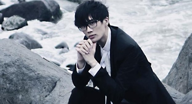 乐坛“清流”许嵩人设崩塌,粉丝却高兴的不行,到底怎么回事?