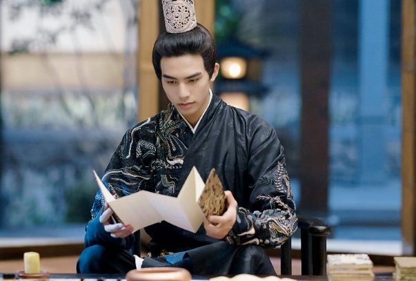 谁醉酒后误上龙床，还被逼无奈起兵造反？