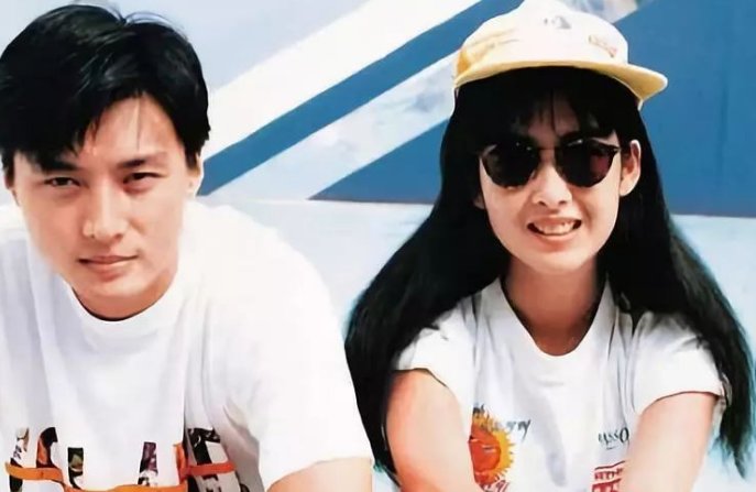 怎样看待周慧敏无视出轨传闻，分手信写成促成婚姻的情书？