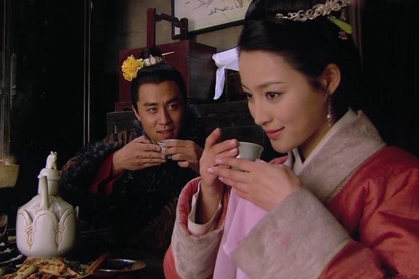 武松杀嫂的怪异行为，扯开潘金莲胸脯衣服，这是为何？