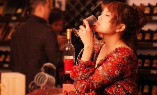 女朋友喝醉酒，我应该怎么办？