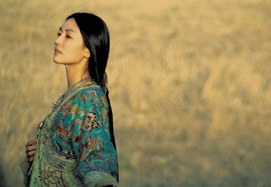 韩国恐怖电影《校园变身》的女主角叫什么名字?