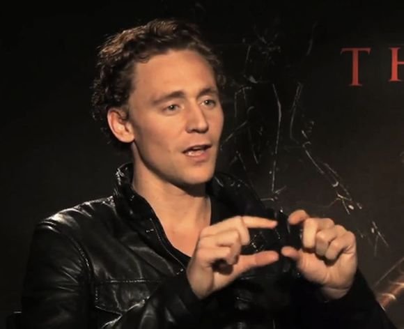 欧美的明星门都是狂野不羁的疯疯的，觉得吗 ？]]