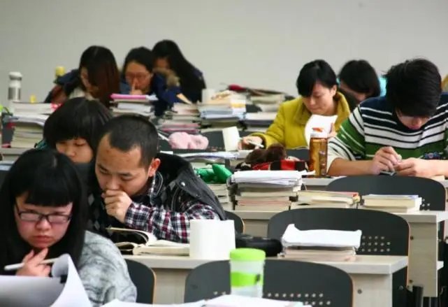 浙江为近400滞留考研生从全国调卷，你如何看待这件事？