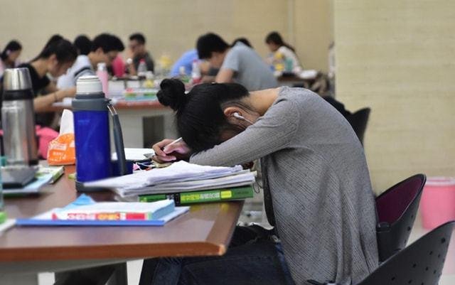 长沙高校内发现女尸引发热议，校方对此事有何回应？