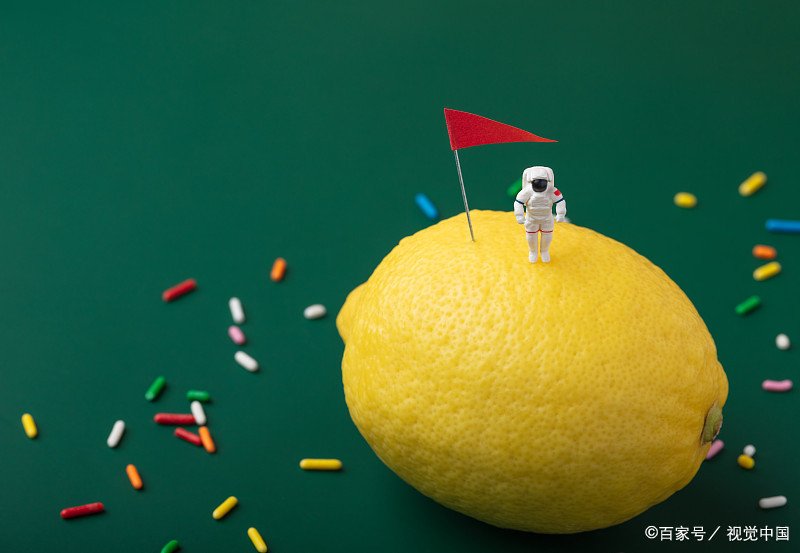 航天员出舱被保护得像宝宝，他们身上为何包裹这么多东西？